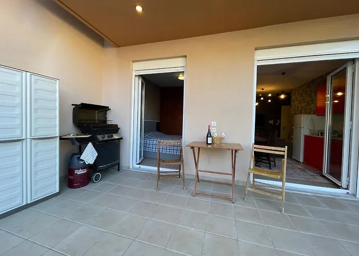 Kozani Hideaway For 2!